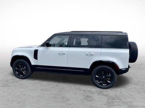 Certified 2025 Land Rover Defender 110 X-Dynamic SE AWD/4WD image 5