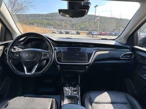 Used 2023 Chevrolet Bolt EUV Premier w/ Redline Edition FWD image 12
