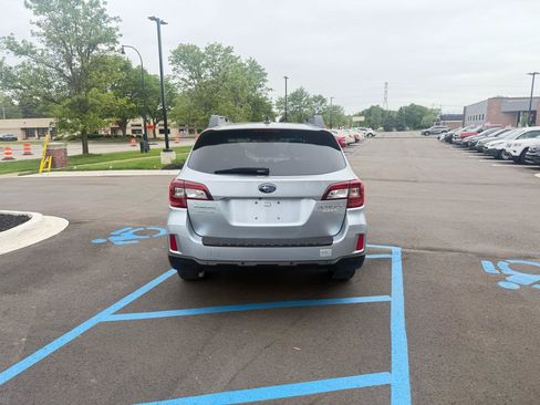 Used 2017 Subaru Outback 2.5i Limited AWD/4WD image 5