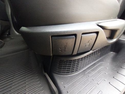 Used 2020 Toyota Highlander XLE image 84