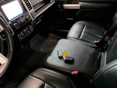 Used 2020 Ford F150 Lariat w/ FX4 Off-Road Package image 19