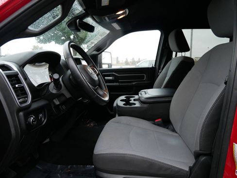 Used 2024 RAM 2500 Big Horn w/ Bed Utility Group image 9