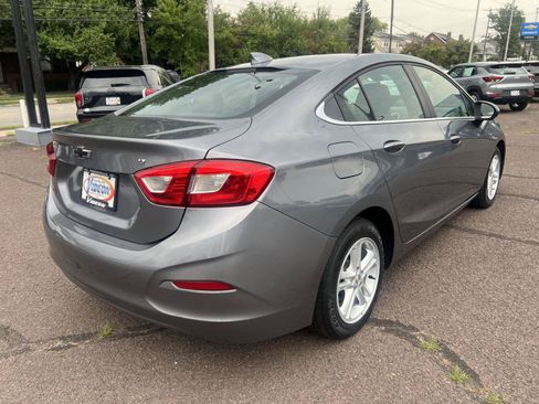 Used 2018 Chevrolet Cruze LT w/ Sun And Sound Package FWD image 7