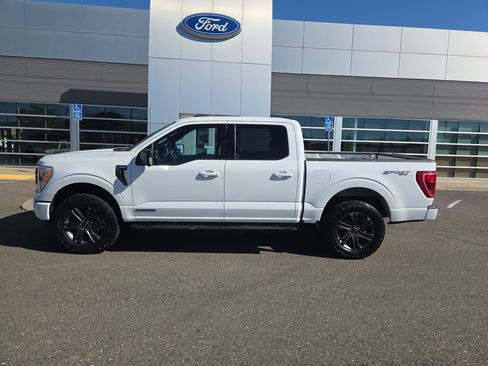 Used 2023 Ford F150 4x4 SuperCrew Hybrid image 2