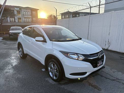 Used 2018 Honda HR-V LX image 22