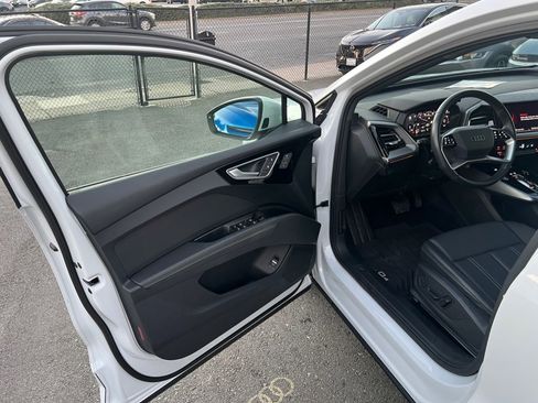 Used 2023 Audi Q4 e-tron Premium Plus w/ Premium Plus image 9