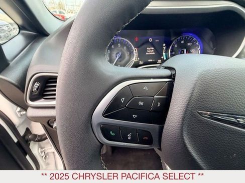 Certified 2025 Chrysler Pacifica Select image 27