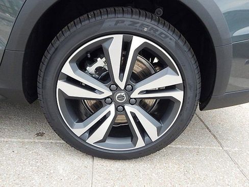 New 2026 Volvo V60 B5 Cross Country Plus w/ Climate Package image 12