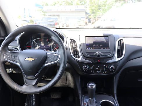 Used 2021 Chevrolet Equinox LT FWD image 17