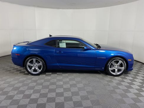 Used 2010 Chevrolet Camaro SS w/ RS Package RWD image 3