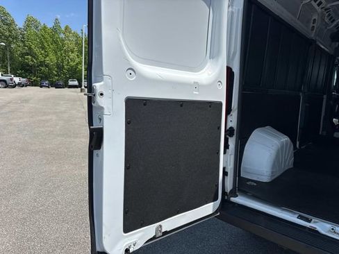 Used 2025 RAM ProMaster 2500 w/ Convenience Group FWD image 21