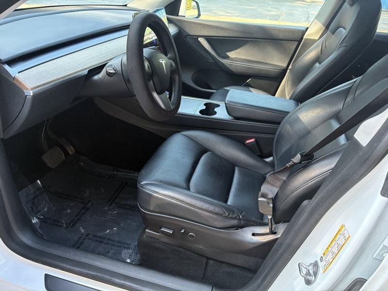 Used 2022 Tesla Model Y AWD image 18
