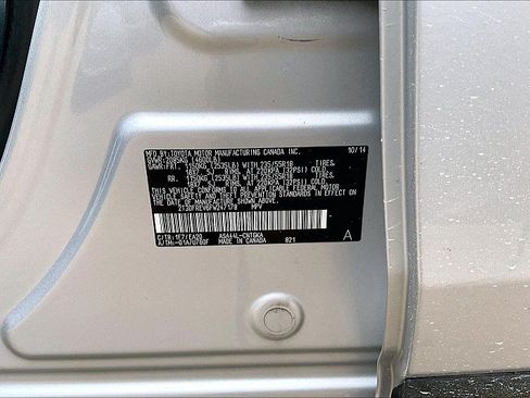 Used 2015 Toyota RAV4 Limited w/ Technology Package AWD/4WD image 19