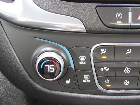 Used 2022 Chevrolet Equinox LT image 21