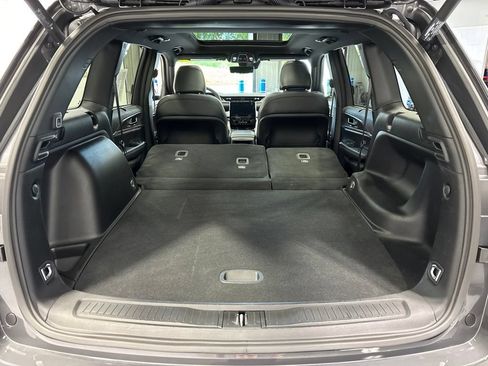 Used 2025 Jeep Grand Cherokee Limited w/ Luxury Tech Group II AWD/4WD image 62
