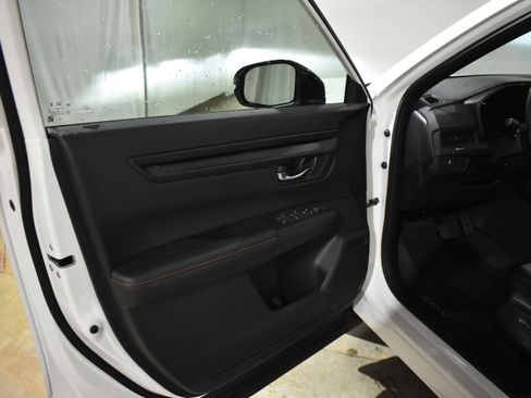 Certified 2025 Honda CR-V Sport image 14