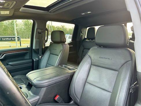 Used 2024 GMC Sierra 1500 Denali w/ Denali Reserve Package image 8