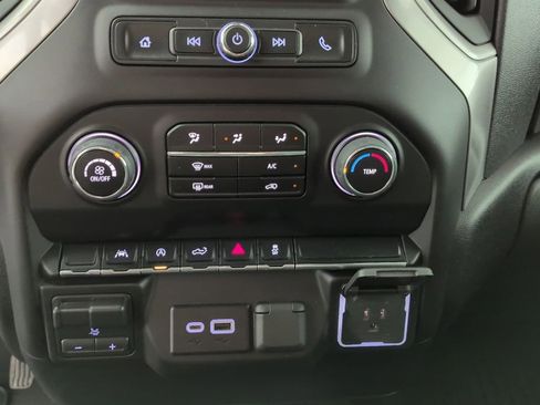 Certified 2024 Chevrolet Silverado 1500 Custom AWD/4WD image 20