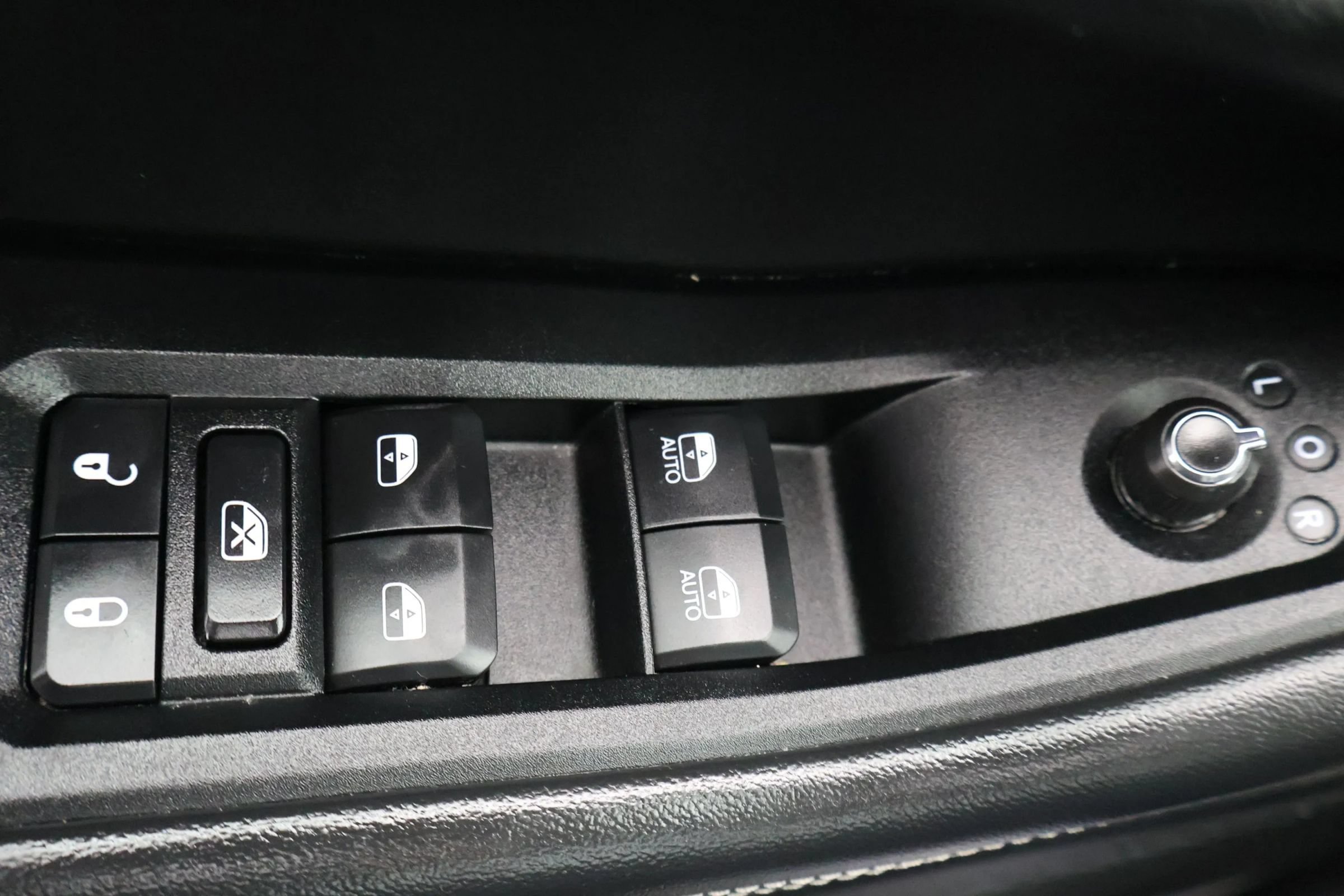 Used 2023 Jeep Grand Cherokee L Limited AWD/4WD image 19