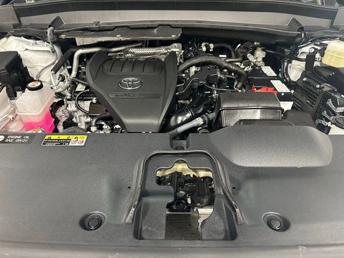 Used 2025 Toyota Grand Highlander AWD image 71
