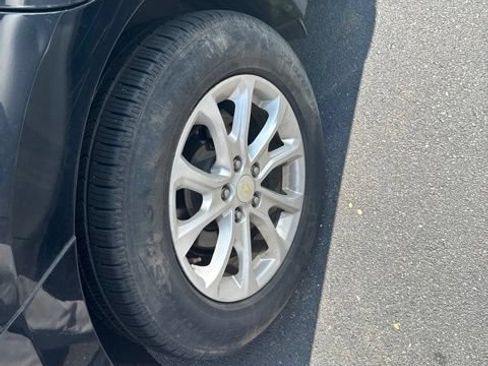 Used 2019 Chevrolet Equinox LS FWD image 7