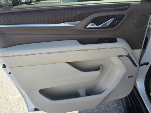 Used 2022 GMC Yukon XL Denali image 14