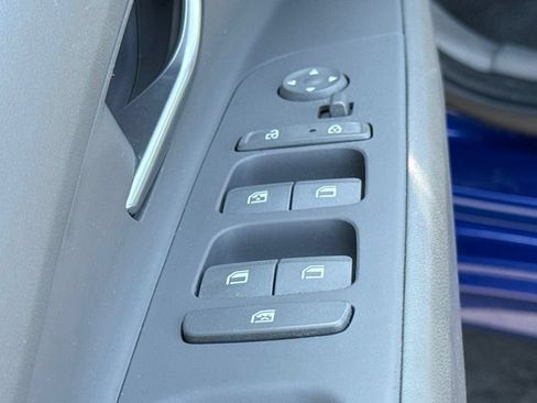 Used 2022 Hyundai Elantra SEL w/ Preferred Accessory Package FWD image 19