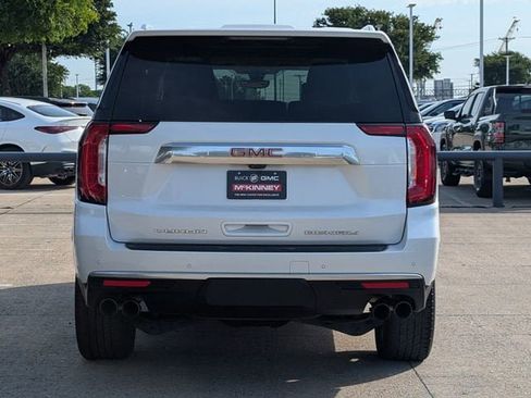 Used 2021 GMC Yukon Denali w/ Denali Premium Package AWD/4WD image 5