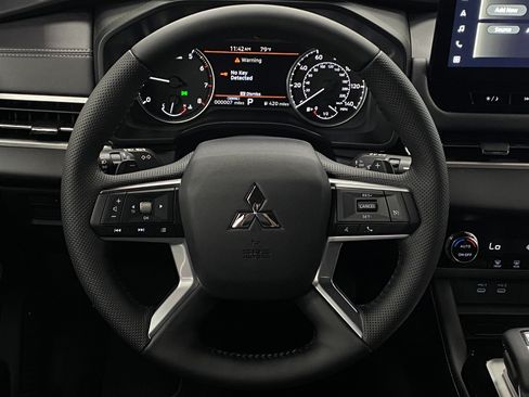 New 2026 Mitsubishi Outlander LE AWD/4WD image 46