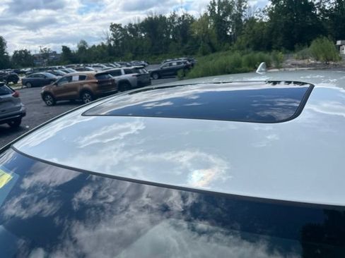 Used 2017 Honda HR-V EX image 11