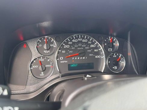 Used 2025 Chevrolet Express 2500 w/ Driver Convenience Package RWD image 20