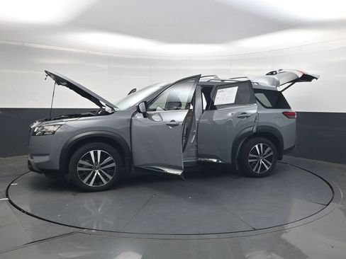 Certified 2024 Nissan Pathfinder Platinum w/ Cargo Package FWD image 44