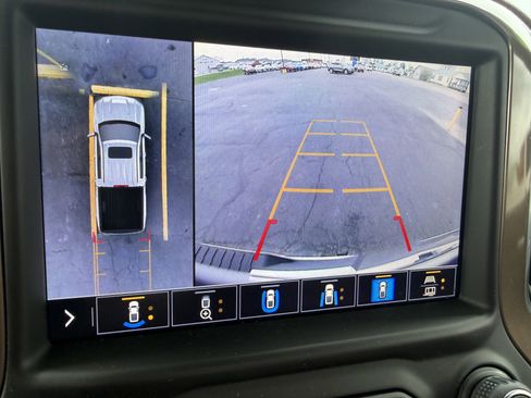 Used 2021 Chevrolet Silverado 1500 High Country w/ Technology Package image 23