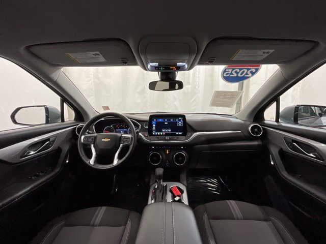 Used 2025 Chevrolet Blazer LT FWD image 16
