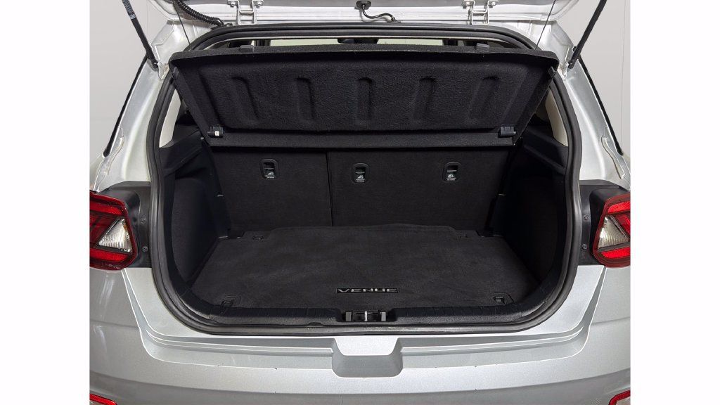 Used 2022 Hyundai Venue SE w/ Cargo Package FWD image 28