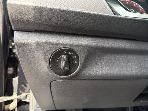 Used 2019 Volkswagen Jetta SE FWD image 17