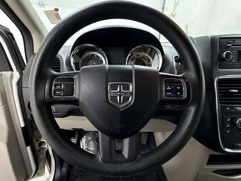 Used 2011 Dodge Grand Caravan Mainstreet w/ PWR Convenience Group image 16