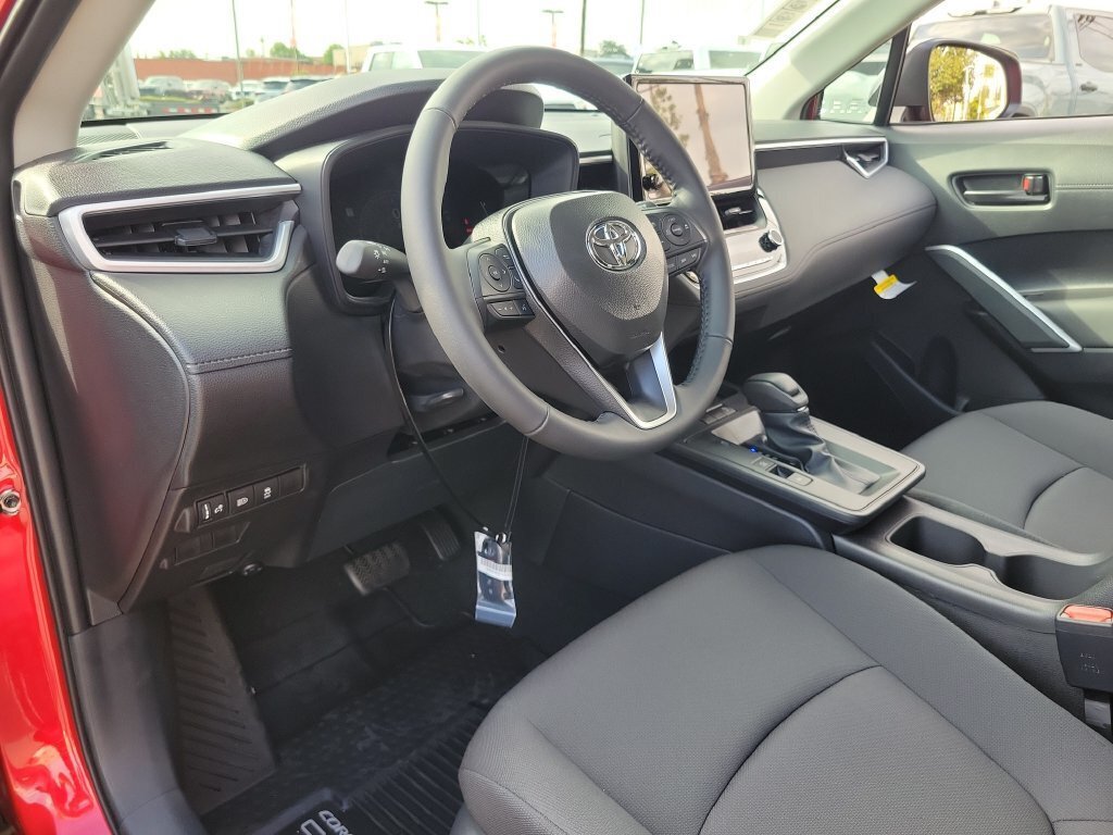 New 2026 Toyota Corolla Cross LE w/ Moonroof Package FWD image 18