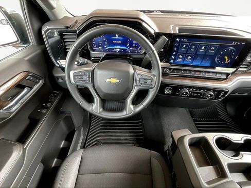 Used 2023 Chevrolet Silverado 1500 LT image 9