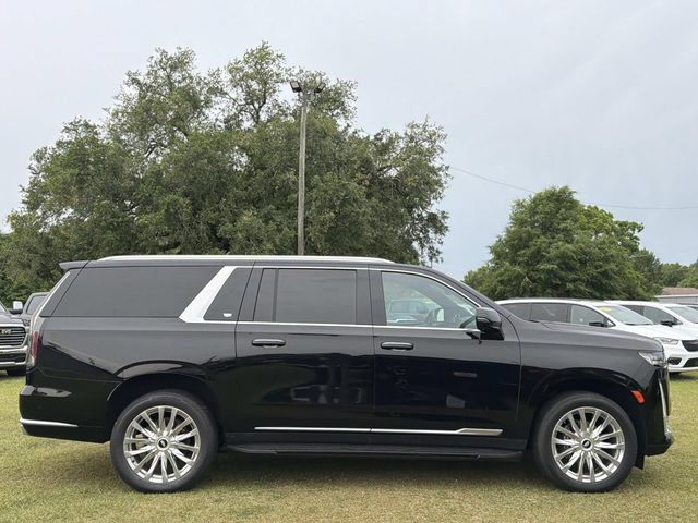 Used 2023 Cadillac Escalade ESV Premium Luxury AWD/4WD image 6