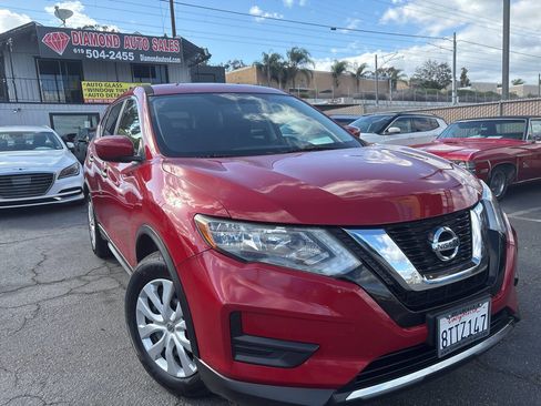 Used 2017 Nissan Rogue S w/ S Family Package FWD image 1