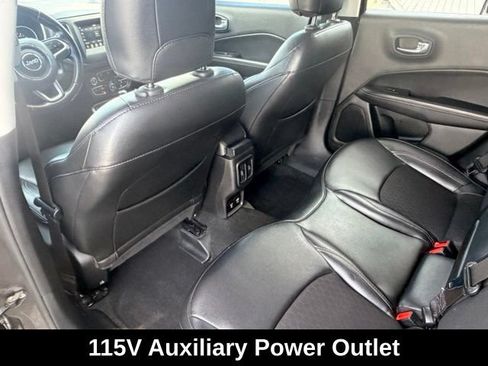 Used 2020 Jeep Compass Latitude w/ Popular Equipment Group FWD image 9