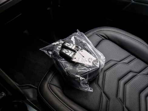 Used 2025 Ford Bronco Badlands image 80