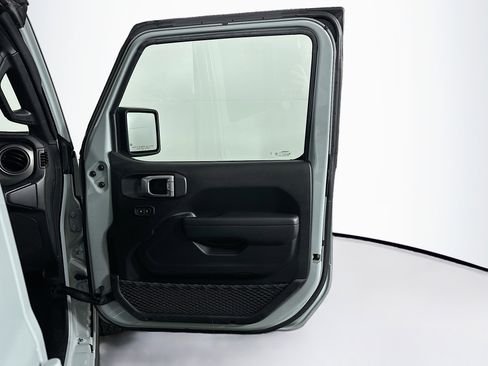 Used 2023 Jeep Wrangler Unlimited w/ Cold Weather Group AWD/4WD image 30