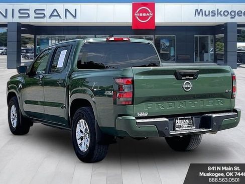Used 2024 Nissan Frontier SV w/ Technology Package RWD image 4