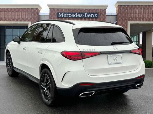 Certified 2025 Mercedes-Benz GLC 300 4MATIC image 5