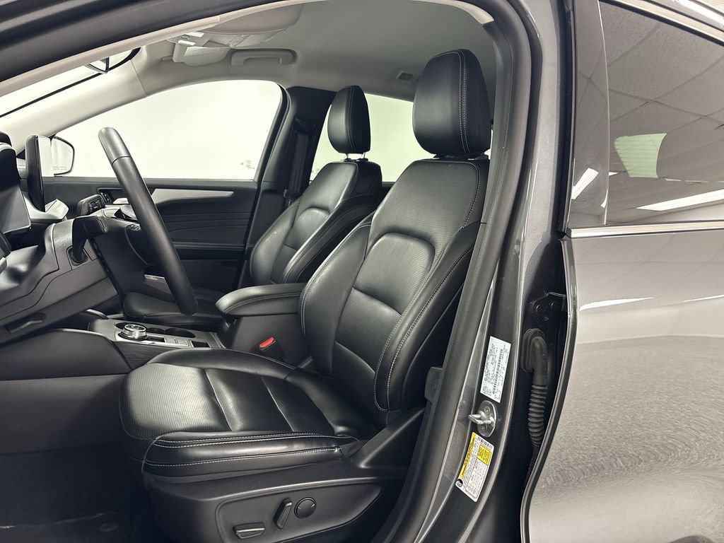 Used 2025 Ford Escape Platinum AWD/4WD image 10