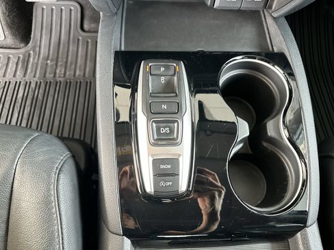 Used 2020 Honda Pilot Touring image 16