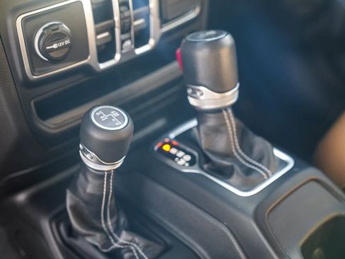 Used 2023 Jeep Wrangler Sahara w/ Cold Weather Group image 18