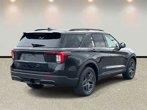 New 2026 Ford Explorer ST-Line w/ ST-Line Street Pack image 5